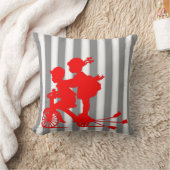 Grauer und weißer Streifen mit Kinderfahrrad Kissen (Decke)