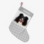Grauer weißer Hund Paws Custom Pet Foto Persönlich Kleiner Weihnachtsstrumpf (Vorderansicht (hängend))