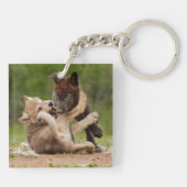 Grauer Wolf Pups Wrestling Schlüsselanhänger (Rückseite)