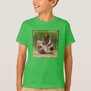 Grauer Wolf Pups Wrestling T-Shirt