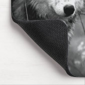 Grauer Wolf - Schwarzweiss Mousepad (Ecke)