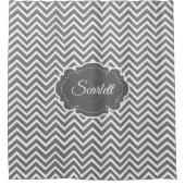 Grauer Zickzack Personalisierter Duschvorhang (Vorderseite)