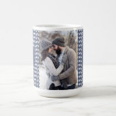 Graues blaues Weihnachtsknitter Monogram-Foto Kaffeetasse (Mittel)