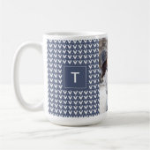 Graues blaues Weihnachtsknitter Monogram-Foto Kaffeetasse (Links)