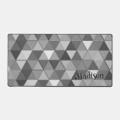Graues Dreieck-Retrogeometrie Monogramm Schreibtischunterlage (Vorderseite)