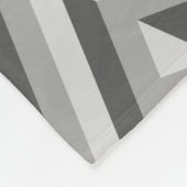 Graues Dreikantmuster Fleecedecke (Ecke)