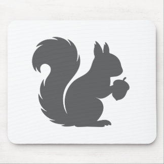 Graues Eichhörnchen auf weißem Hintergrund Mousepad
