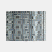 Graues Gebäude Fleecedecke (Vorderseite (Horizontal))