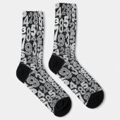 Graues gebrochenes Zahlenmuster Socken (Rechts)
