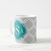 Graues Gittermuster Smaragdmonogramm Kaffeetasse (Vorderseite Links)