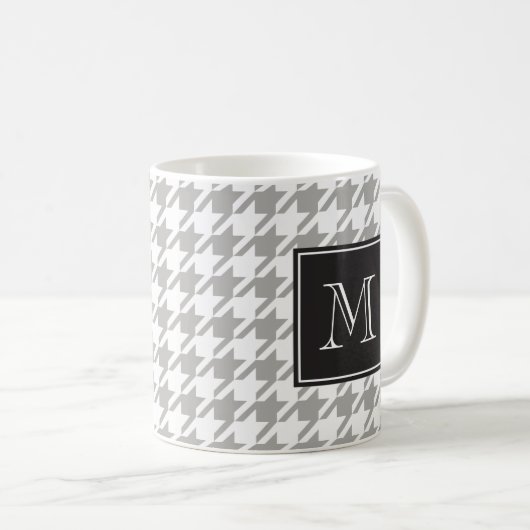 Graues Hahnentrittmuster-Monogramm Kaffeetasse (VorderseiteRechts)