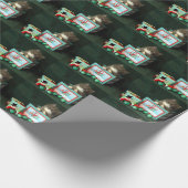 Graues Kätzchen im Weihnachtsgeschenk Geschenkpapier (Ecke)