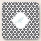 Graues marokkanisches Muster mit Monogram Cork-Unt Untersetzer (Vorderseite)