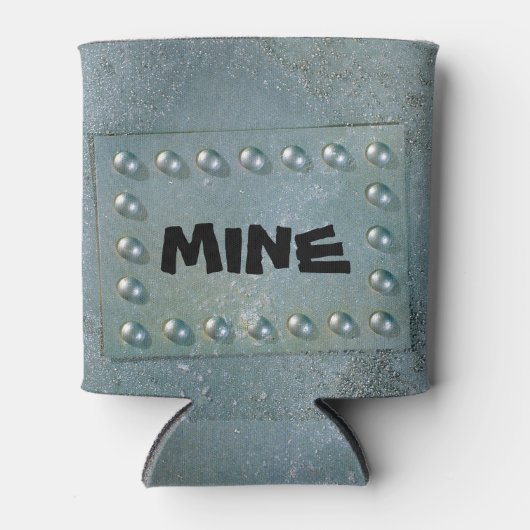 Graues Metall mit Textplatte auf Dose Dosenkühler (Vorderseite)