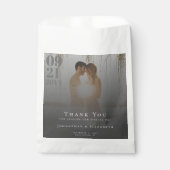 Graues Minimalistisches, fett formatiertes Foto Ho Geschenktütchen (Vorderseite)