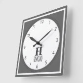 Graues modernes Monogramm Quadratische Wanduhr (Winkel)