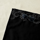 Graues, niedliches Schwarz-Weiß-personalisierte Strandtuch (Beispiel)