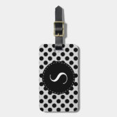 Graues Polka-Punkt-Monogramm-personalisierter Gepäckanhänger (Vorderseite vertikal)