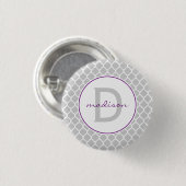 Graues Quatrefoil Monogramm Button (Vorne & Hinten)