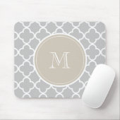 Graues Quatrefoil Muster, beige Monogramm Mousepad (Mit Mouse)