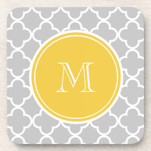 Graues Quatrefoil Muster, gelbes Monogramm Untersetzer