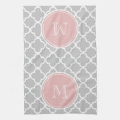 Graues Quatrefoil Muster, rosa Monogramm Handtuch (Vertikal)