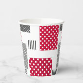 Graues rotes Polka-Dot-Patchwork auf weißem Hinter Pappbecher (Links)
