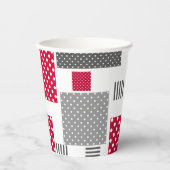Graues rotes Polka-Dot-Patchwork auf weißem Hinter Pappbecher (Vorderseite)
