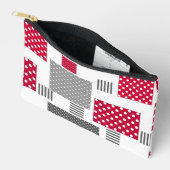 Graues rotes Polka-Dot-Patchwork auf weißem Hinter Zubehörtasche (Offen)