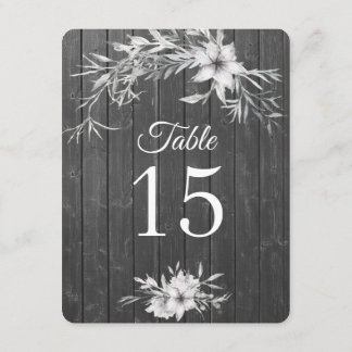 Graues rustikales. Hölzerne Tischnummern Scheune