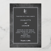 Graues silbernes modernes Monogramm rustikale Hoch Folieneinladung (Vorderseite)