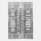 Graues Sprichwort, der gerne seltsam kocht Geschirrtuch (Vertikal)