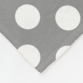 Graues Tupfenmuster Fleecedecke (Ecke)