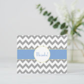 Graues und blaues Zickzack gestreiftes Monogramm Postkarte (Stehend Vorderseite)