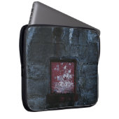 Graues und rotes Wandregal Laptopschutzhülle (Vorne Rechts)