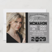 Graues und schwarzes Pawprint-Abschluss-Foto Einladung (Vorderseite)