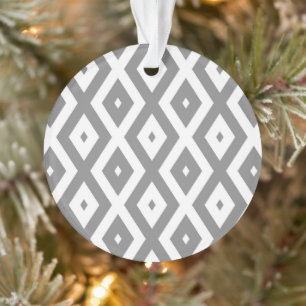 Graues und weißes Diamantmuster Ornament