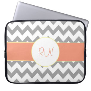 Graues und Zickzack gestreiftes Lachsmonogramm Laptopschutzhülle