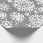 Graues Weihnachtsschneeflocke-Muster-Packpapier Geschenkpapier (Ecke)