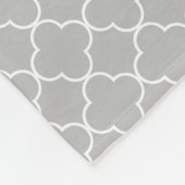 Graues Weiß Quatrefoil Muster-Decke Fleecedecke (Ecke)