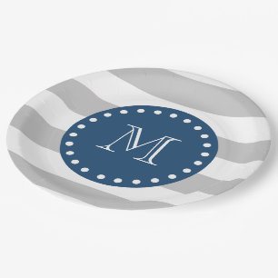 Graues Weiß Stripes Muster, Marine-Blau-Monogramm Pappteller