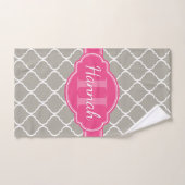 Graues weißes Gittermuster Pink Monogramm Handtuch (Handtuch)