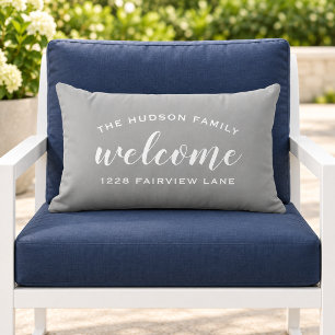Graues Willkommens-Monogramm-Kissen für die Verand Kissen Für Draußen