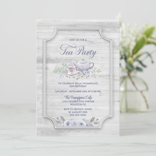 Graues Wood Birthday Tea Party Einladung (Stehend Vorderseite)