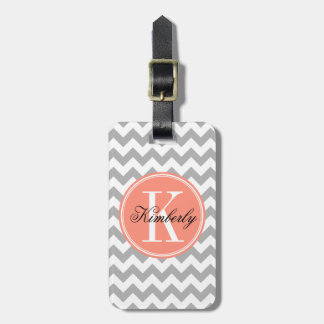 Graues Zickzack mit korallenrotem Monogramm Gepäckanhänger