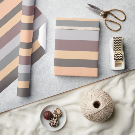 Graugelbe Lila Streifen Geschenkpapier (Kunsthandwerk)
