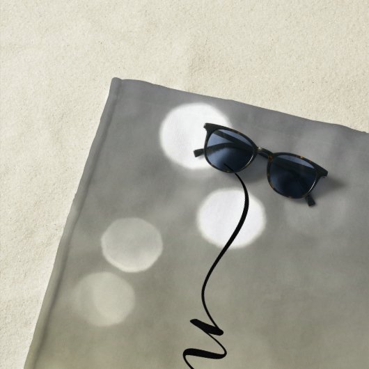 Graugelber funkelnd Individuelle Name Strandtuch (Beispiel)