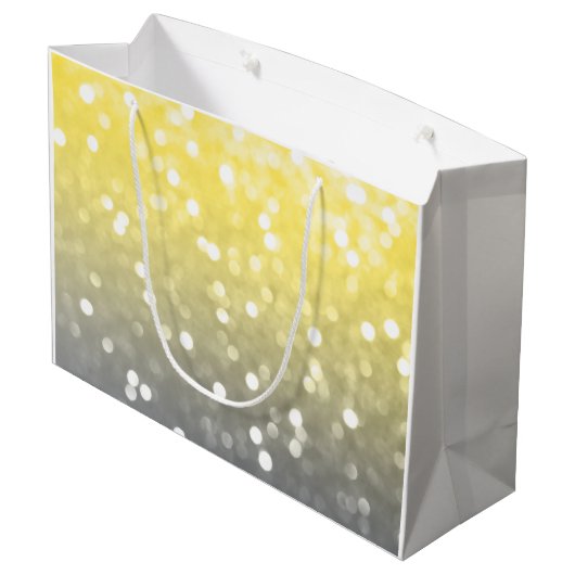Graugelbes, funkelnd Bügel abstrakt Große Geschenktüte (Rückseite Schrägansicht)