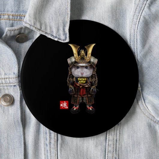 GrauHamster mit japanischem Samurai Button (Beispiel)