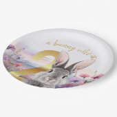 Graukaninchen mit Nr. 2 Wildblumen Pappteller (Schrägansicht)